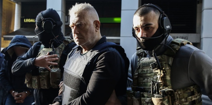 Απολογία στον Ανακριτή των συλληφθέντων στην Ελλάδα για το ελληνικής ιδιοκτησίας πλοίο "Ουρανία" που εντοπίσθηκε να μεταφέρει τέσσερεις τόνους κοκαΐνης από τη Λατινική Αμερική στην Ευρώπη, Πέμπτη 18 Δεκεμβρίου 2025.