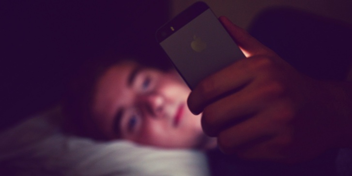 cephoneinbed.jpg
