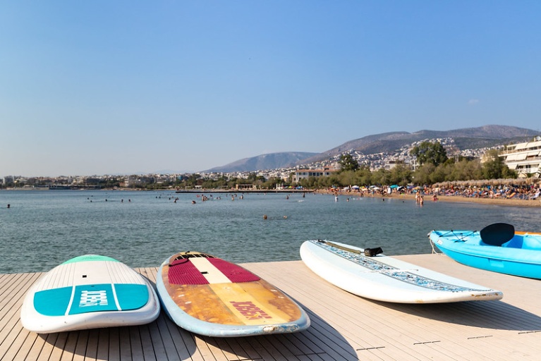 Θαλάσσια σπορ στον κόλπο της Βουλιαγμένης.