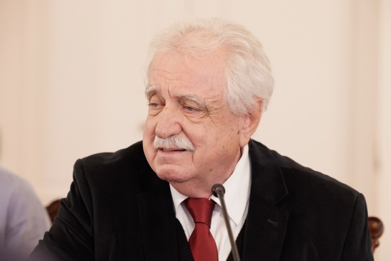 Ο Πρωθυπουργός Κυριάκος Μητσοτάκης προήδρευσε σε σύσκεψη στο Μέγαρο Μαξίμου, στην οποία έγινε η επίσημη παράδοση της μελέτης Στρατηγικού Σχεδιασμού (masterplan) για την Ανασυγκρότηση της Βόρειας Εύβοιας και η συμβολική εκκίνηση της φάσης της υλοποίησης όλων των έργων και των δράσεων του προγράμματος, Δευτέρα 16 Ιανουαρίου 2023. (ΔΗΜΗΤΡΗΣ ΠΑΠΑΜΗΤΣΟΣ/ΓΡΑΦΕΙΟ ΤΥΠΟΥ ΠΡΩΘΥΠΟΥΡΓΟΥ/EUROKINISSI)