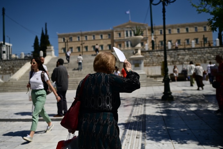 Το 2023 καταγράφηκαν 34 έντονα καιρικά γεγονότα με έντονες κοινωνικές και οικονομικές επιπτώσεις (25 γεγονότα σχετίζονταν με πλημμύρες, 11 με ισχυρούς ανέμους). Ο αριθμός αυτός είναι υψηλότερος από τον ετήσιο μέσο όρο της περιόδου 2000-2023. Τα γεγονότα αυτά προκάλεσαν συνολικά 25 ανθρώπινες απώλειες. Πηγη: Κλιματική αποτίμηση 2023
