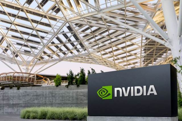 Η κατασκευάστρια ημιαγωγών Nvidia ξεπέρασε τη Microsoft και είναι πλέον η μεγαλύτερη εισηγμένη στον κόσμο. (CNN)