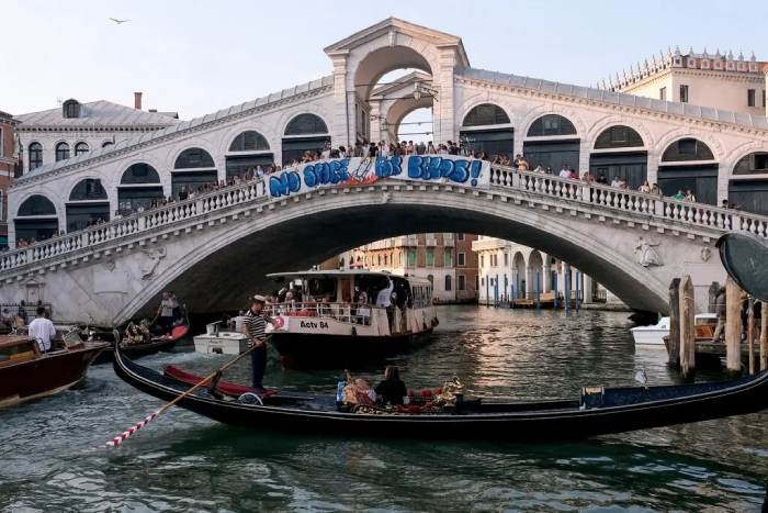 A Dream Wedding for Jeff Bezos in Venice? No Way, Locals Say