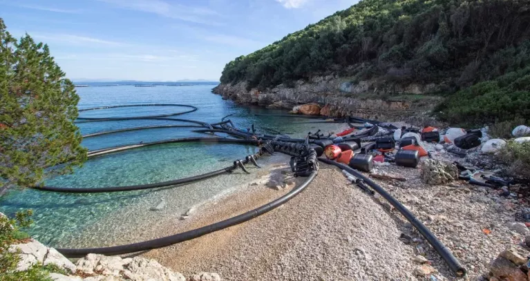 Ιθάκη: πριν από τον καθαρισμό | Πηγή: ΜΚΟ Healthy Seas 