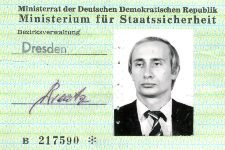 13putin-stasi-jumbo.jpg