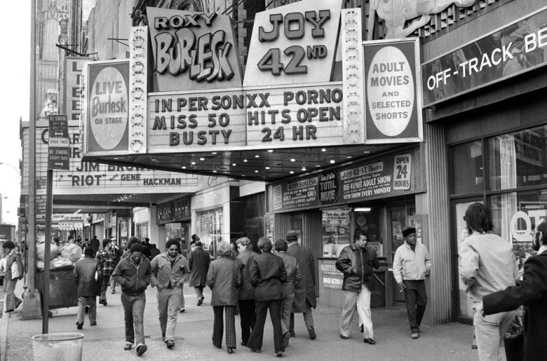 a-photo-of-times-square-in-1976.jpg