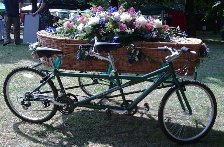 green-funeral-friends-alternative-funerals.jpg