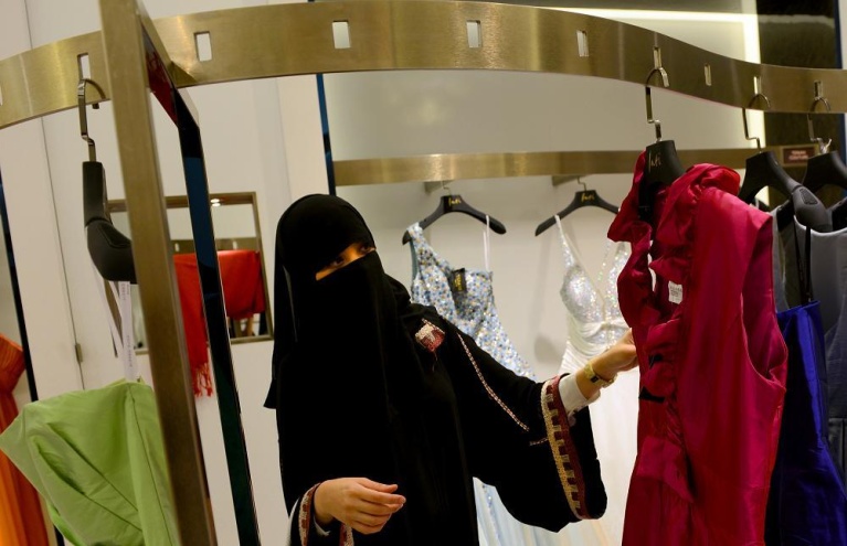 saudi_women124-v2.jpg