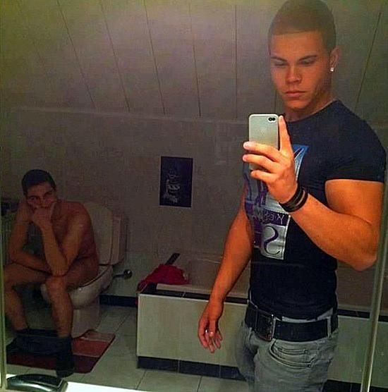 selfie-wc.jpg