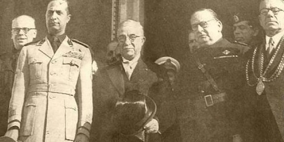 Ο Ι. Μεταξάς με τον Ιταλό πρέσβη, Εμμανουέλε Γκράτσι, στα αριστερά του, λίγο καιρό πριν από την ιταλική επίθεση εναντίον της Ελλάδας.