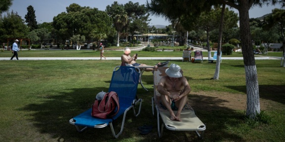 Πλαζ Βουλιαγμένης, 16/05/2020. [Σωτήρης Δημητρόπουλος/Eurokinissi]
