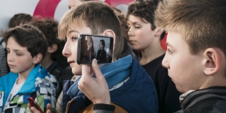 cekidssmartphones000_1fl6f0.jpg