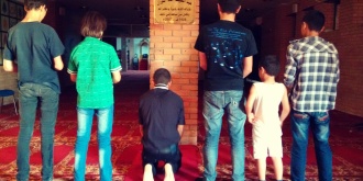 mellon_refugees_mosque.jpg