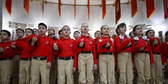 ceyoutharmy000_337v89e.jpg